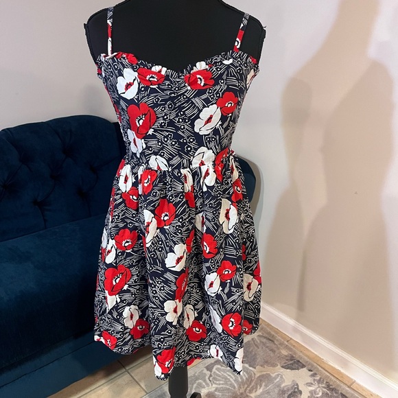 Girls Floral Print Dress with Red and White Flowers - Picture 1 of 7